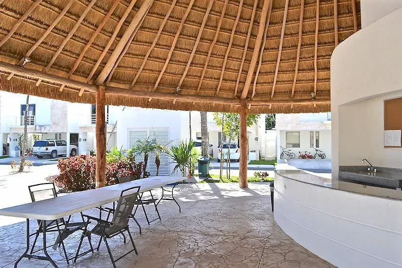 Grande Y Hermosa Casa En Residencial Bali Hotel Playa del Carmen